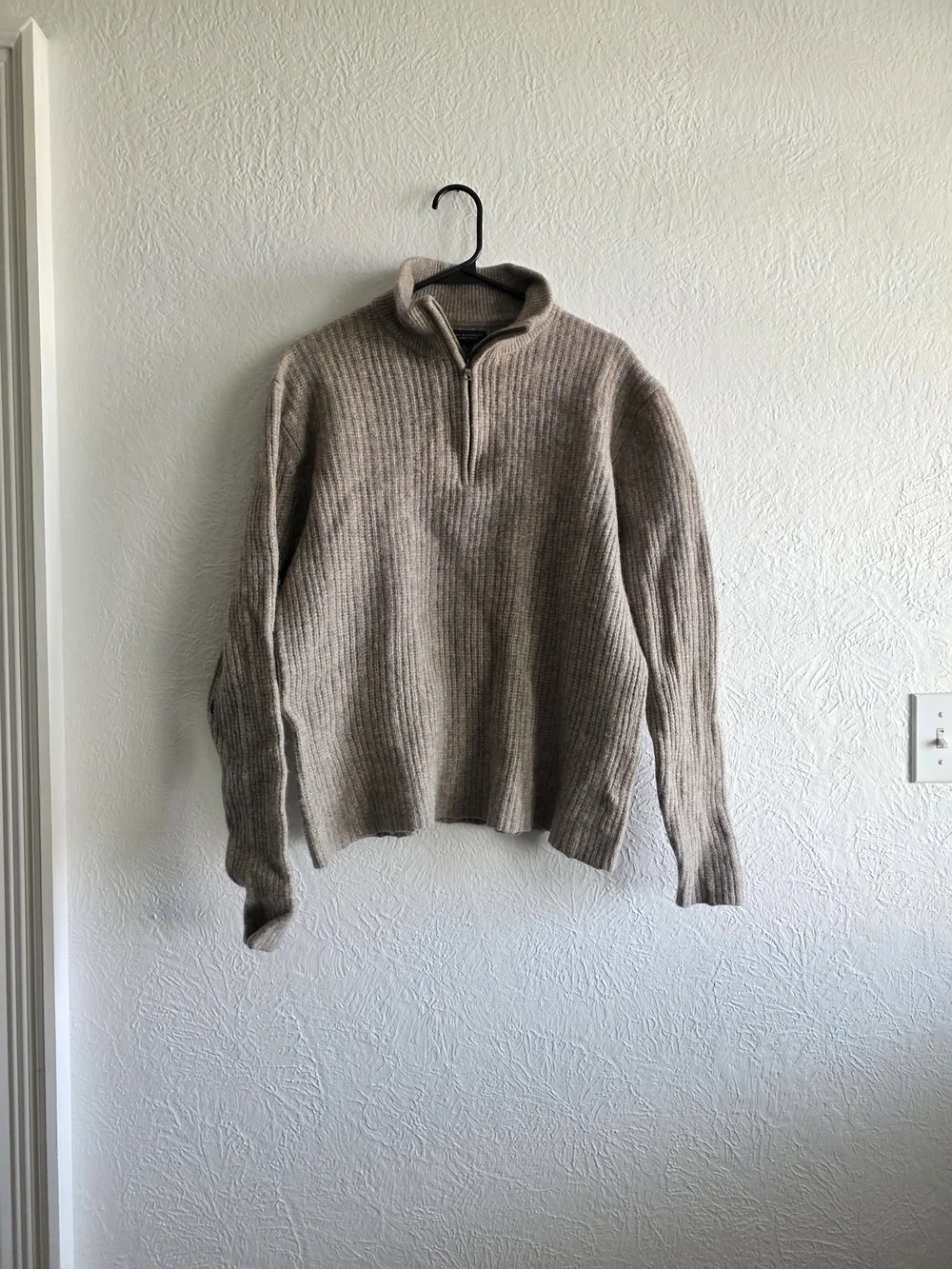 Preppy Banana Republic Ribbed Half-Zip Wool & Camel Hair Sweater in Tan
